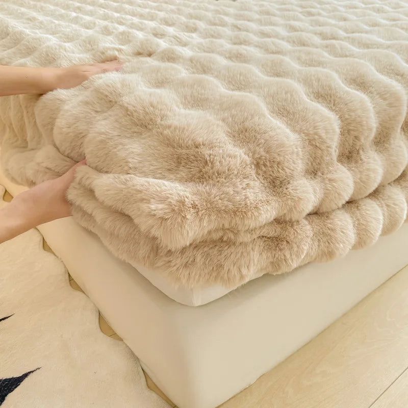 Winter Solid Color High Elasticity 360° All-Around Wrapping Coverage Rabbit Fur Bubble Fitted Bed Sheets Bedding Sheet Bedskirt