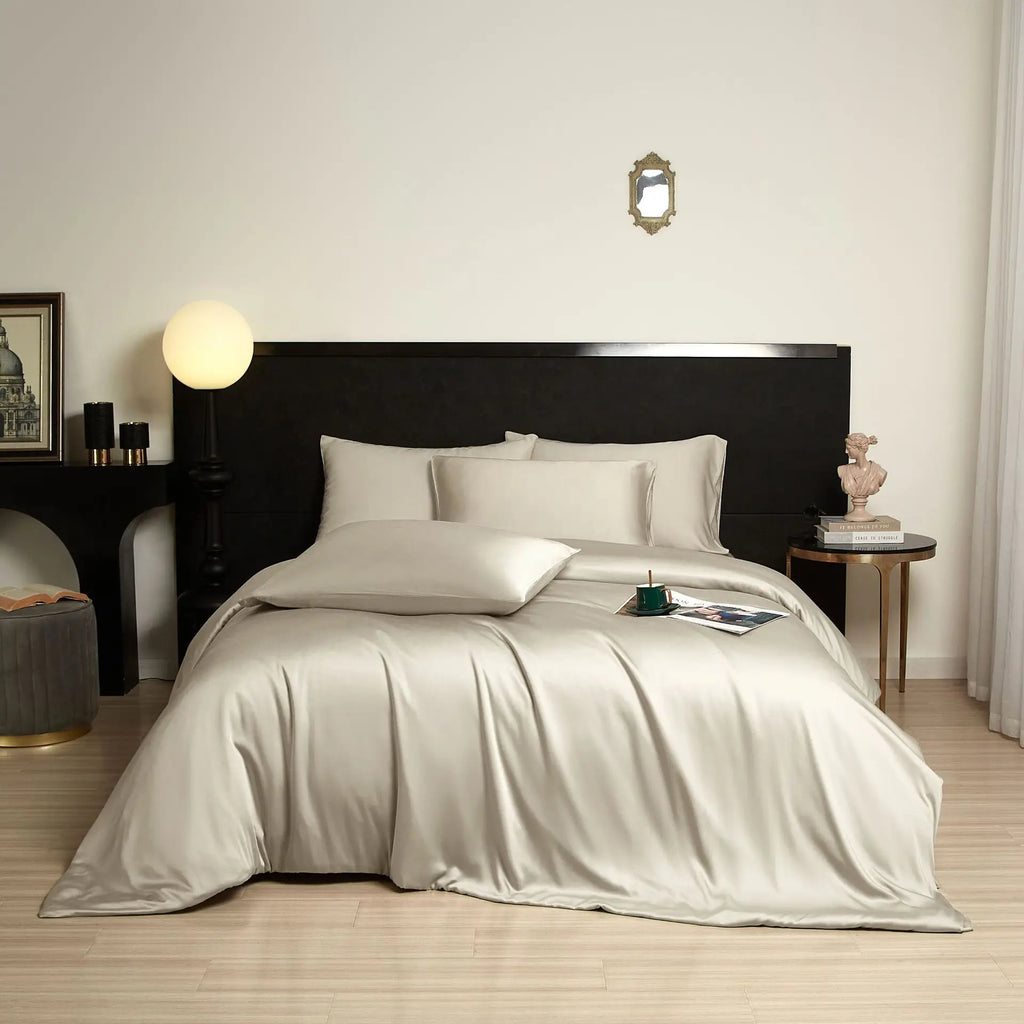 100% Bamboo Sateen Solid Bedding Set Ultra-Soft, Breathable 4-Piece Luxury Duvet Cover Set for Naked Sleeping