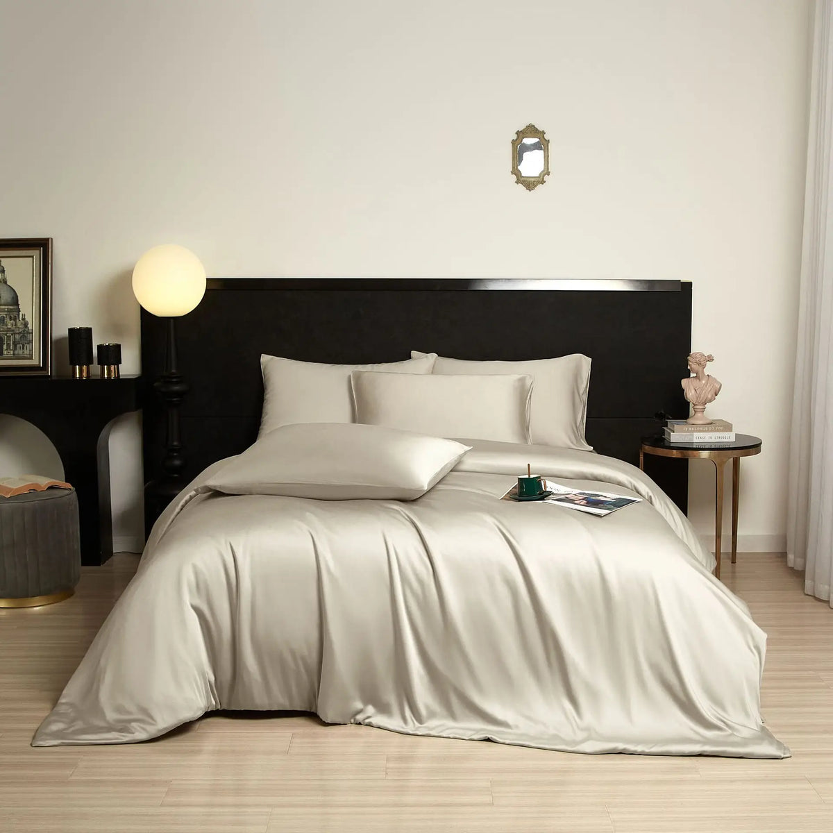 100% Bamboo Sateen Solid Bedding Set Ultra-Soft, Breathable 4-Piece Luxury Duvet Cover Set for Naked Sleeping