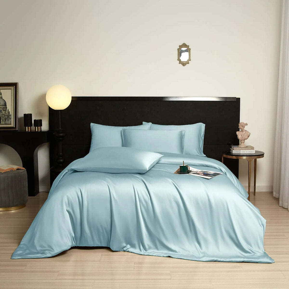 100% Bamboo Sateen Solid Bedding Set Ultra-Soft, Breathable 4-Piece Luxury Duvet Cover Set for Naked Sleeping