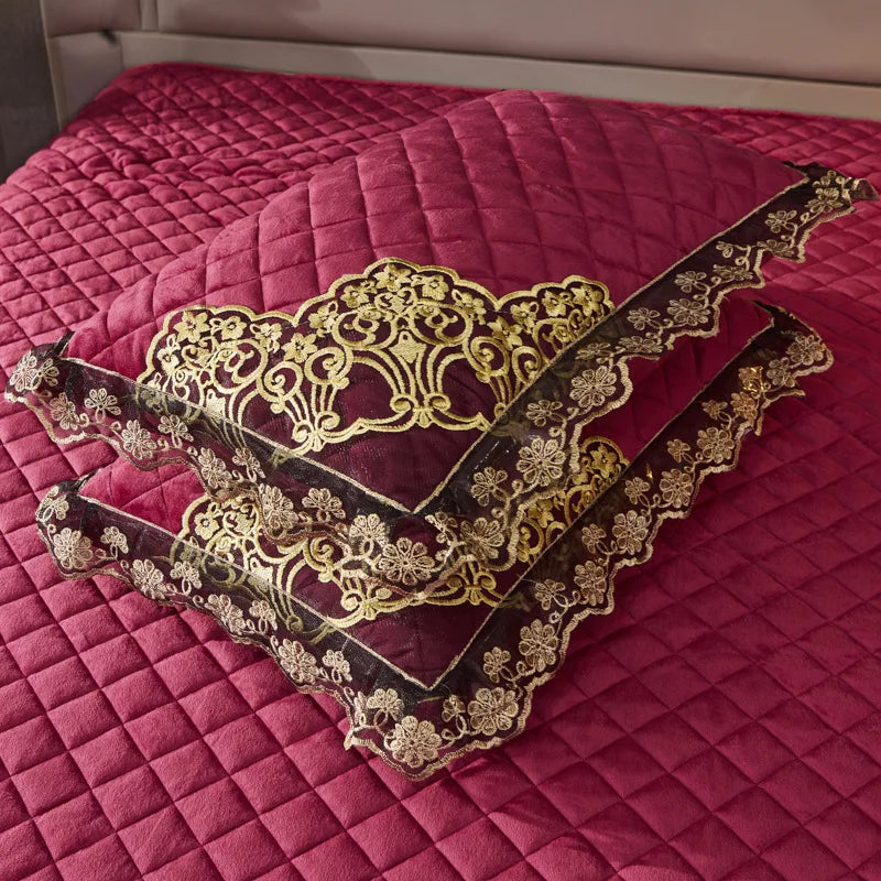 European Modern Style Bedding Set Warm Velvet Non-Slip Bedspread with Printed Polyester Includes Bed Cover