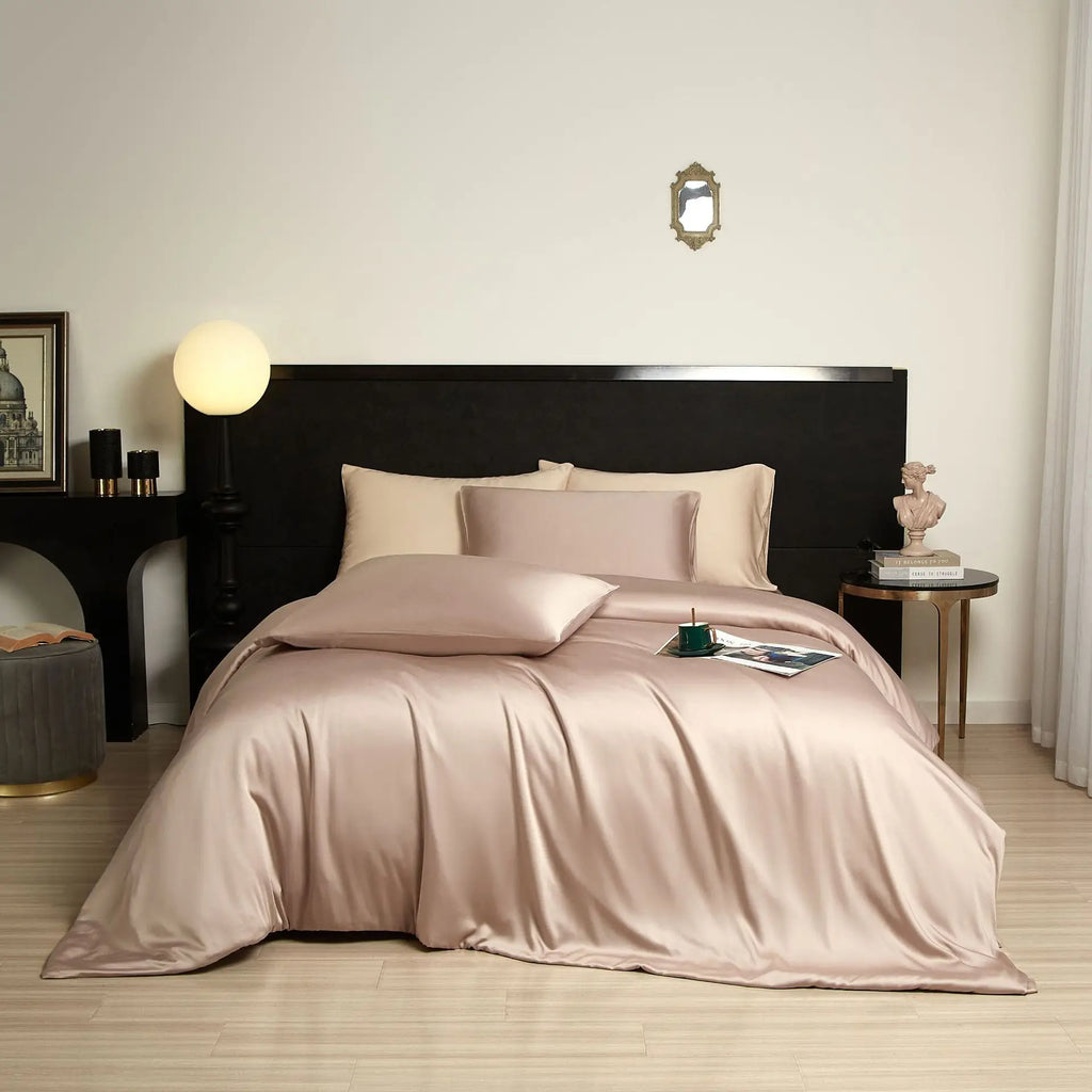 100% Bamboo Sateen Solid Bedding Set Ultra-Soft, Breathable 4-Piece Luxury Duvet Cover Set for Naked Sleeping