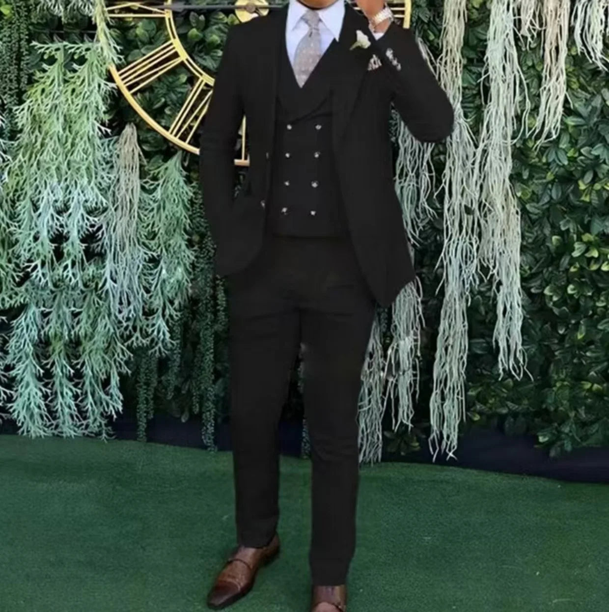 Men's slim-fit three-piece suit，Three-piece set of vest, blazer and trousers，Ideal for weddings, business and formal occasions
